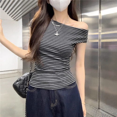 纯欲风撞色条纹露肩短袖T恤女2025夏季新款修身显瘦百搭chic上衣