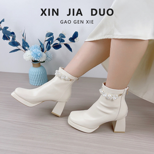 白色短靴女2025新款冬配裙子高跟女士瘦瘦靴防水台粗跟伴娘鞋婚鞋