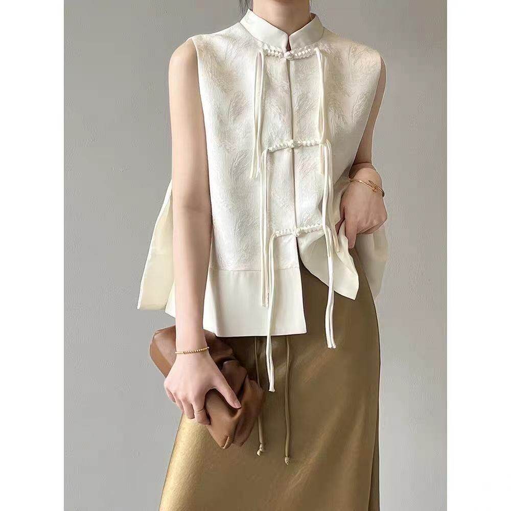 thumbnail for This year's popular Korean new Chinese style disc buckle jacquard vest women's cropped shoulder vest retro top trend