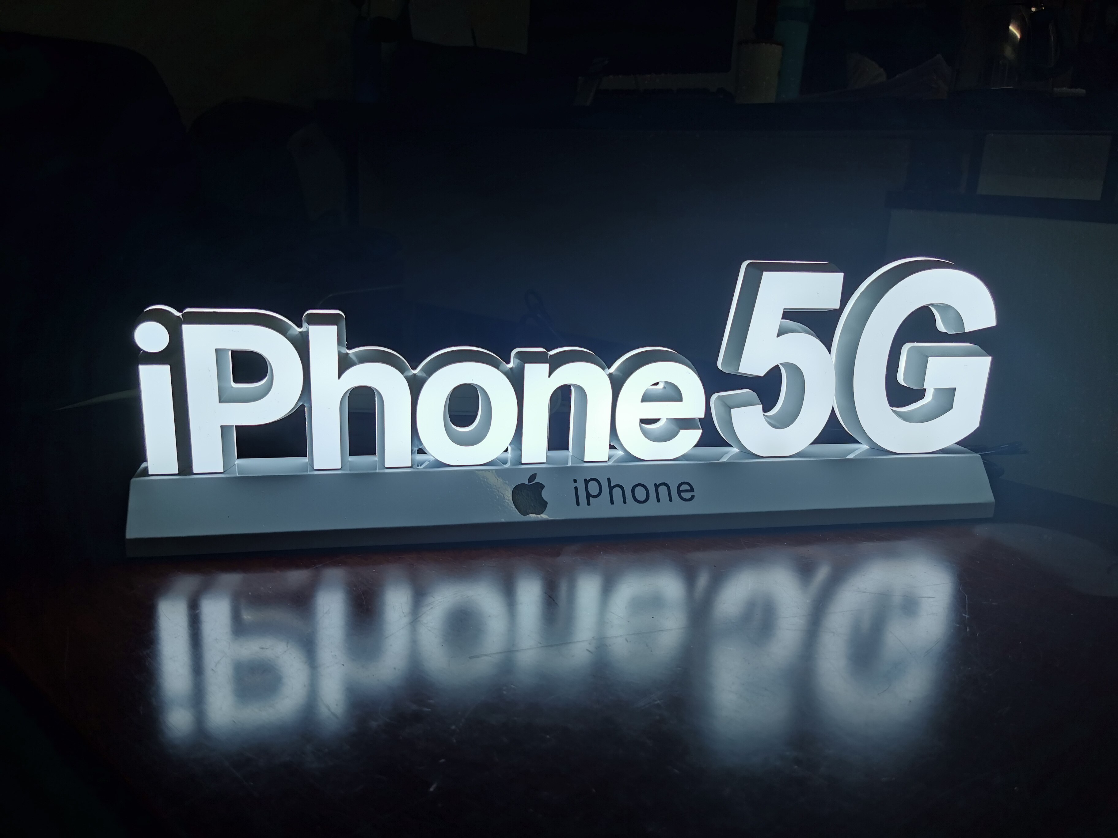 新款苹 果iphone5G桌面发光字 手机体验台广告灯牌 维修台面灯箱