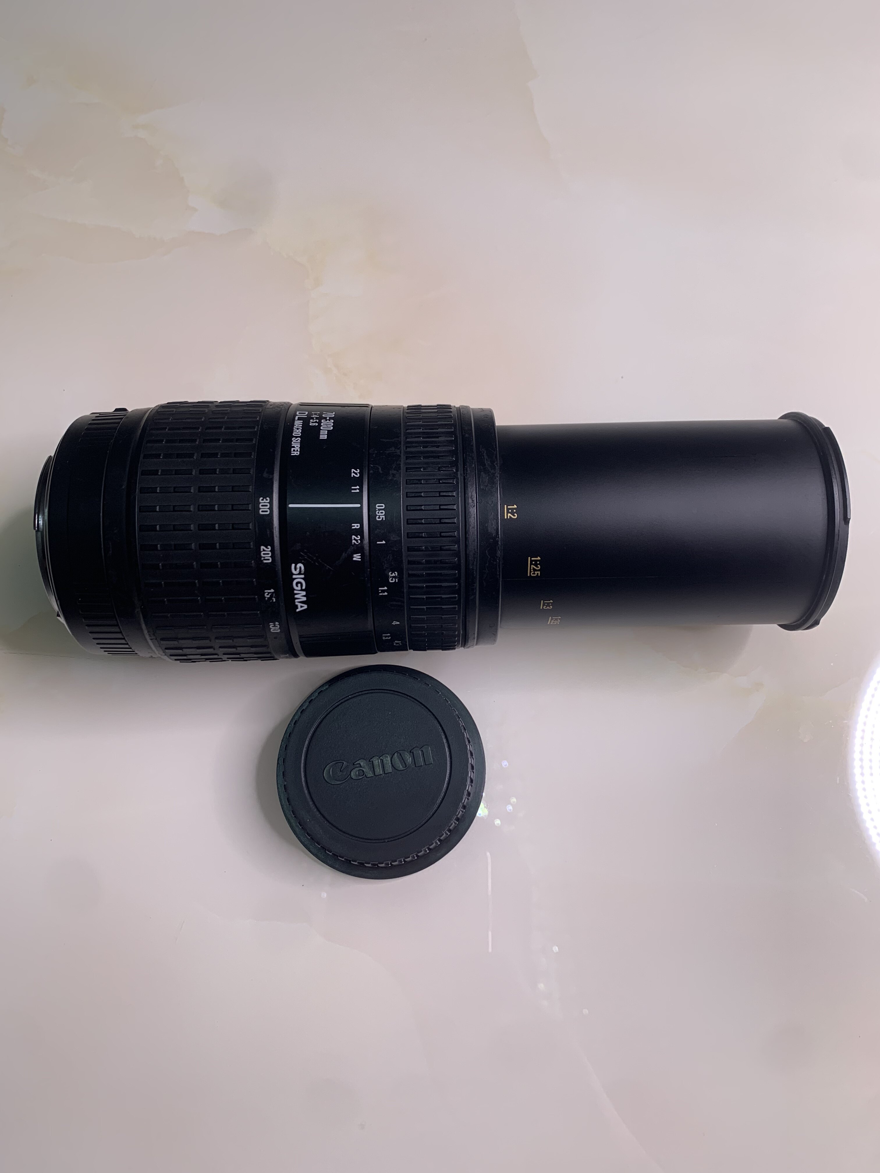 佳能EF 适马70-300mm/4-5.6自动长焦镜头 二代 专业1:2微距 全幅