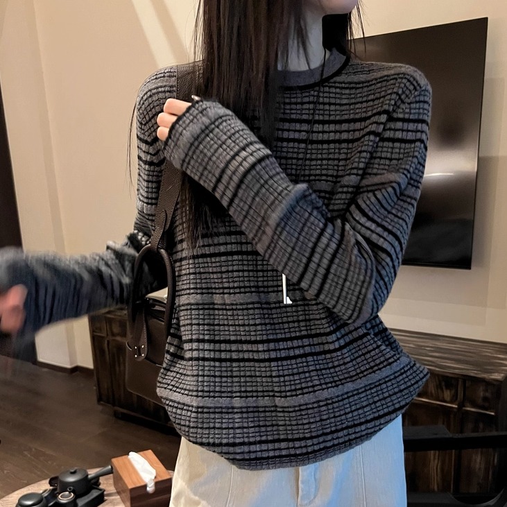 舒适高弹细羊毛针织衫