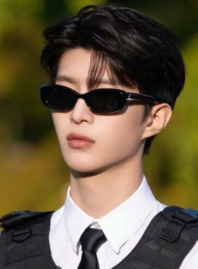 新款方形黑色帅气偏光太阳镜男女