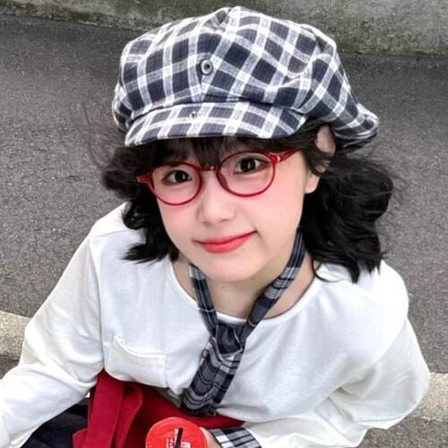 圆形素颜软萌可爱装饰红色眼镜女