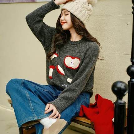 JUNJUN苹果毛衣，羊毛混纺，灰红配色时髦俏皮节日氛围