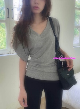 eihey诶嘿慵懒风宽松V领短袖夏季小众百搭修身显瘦简约t恤上衣