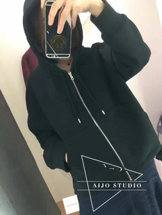 初春流行的园领短卫衣拉鏠开衫连帽外套长款前短后长袖黑色卫衣