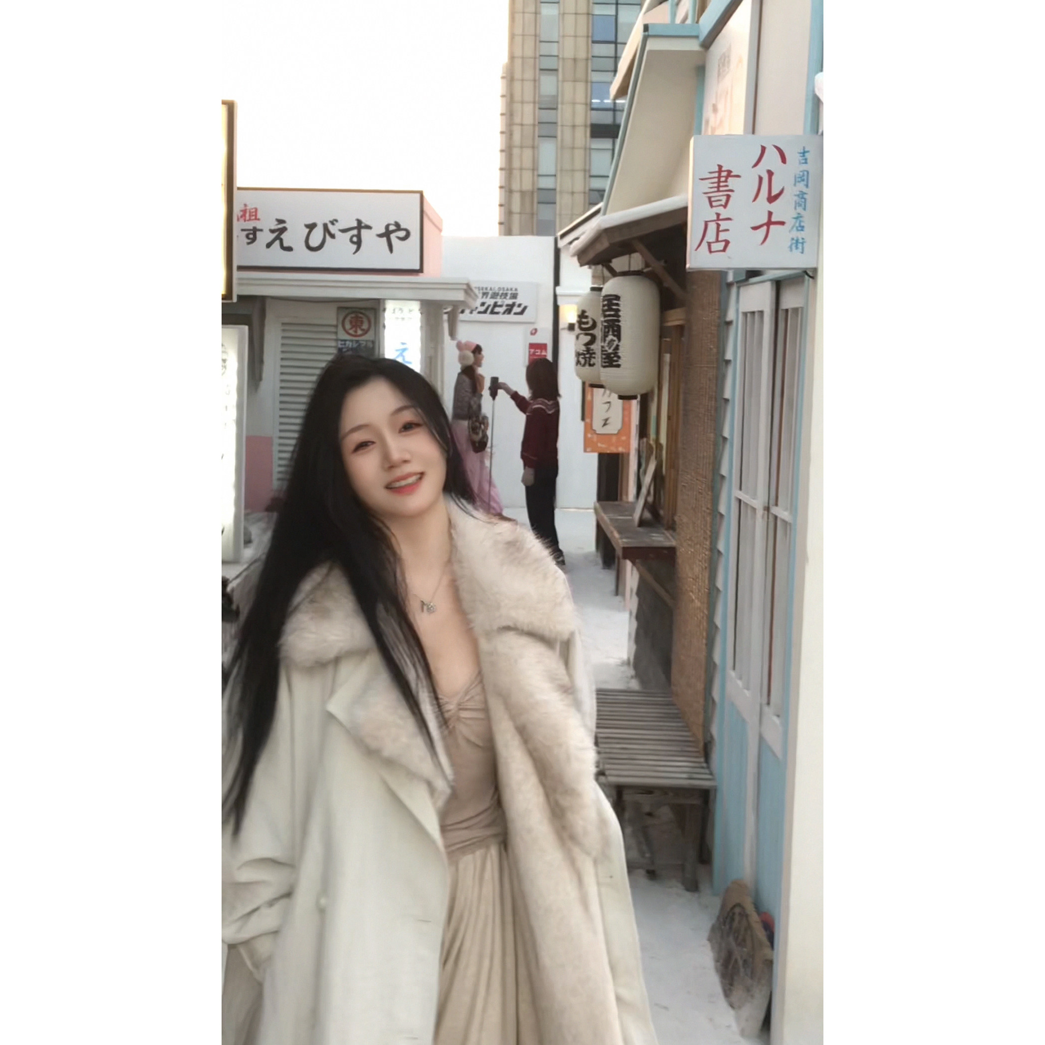 【孙小桔】暖绒柔影·长款修身型女厚款宽松派克服外套25DK8003