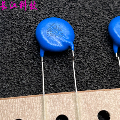 UK YU1AH472M 4700pf 472 4.7nf 400v 400vac x1 y1 Y5U 瓷片电容