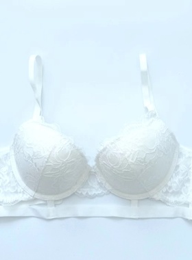 606570ABCD小围城白色蕾丝上薄下厚聚拢绑带设计显大性感文胸套装