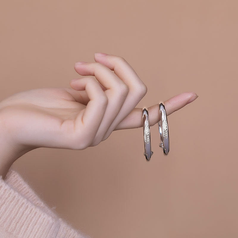 S999足银纯银韩版亮面简约个性羽毛一叶子宝宝儿童手镯童镯。