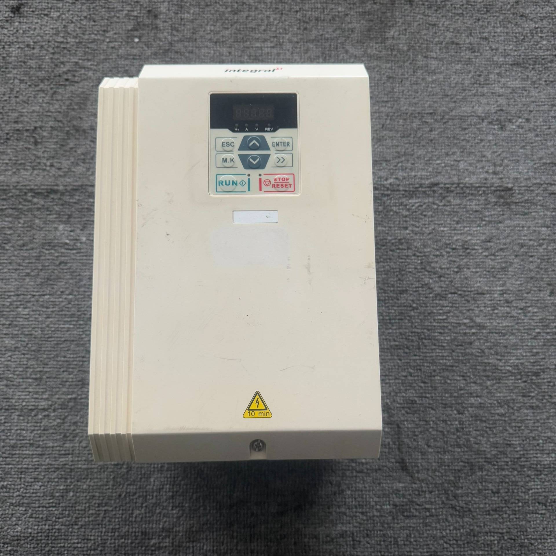 [议价]正弦变频器 A90-4T045B，22KW，三相380V，拆