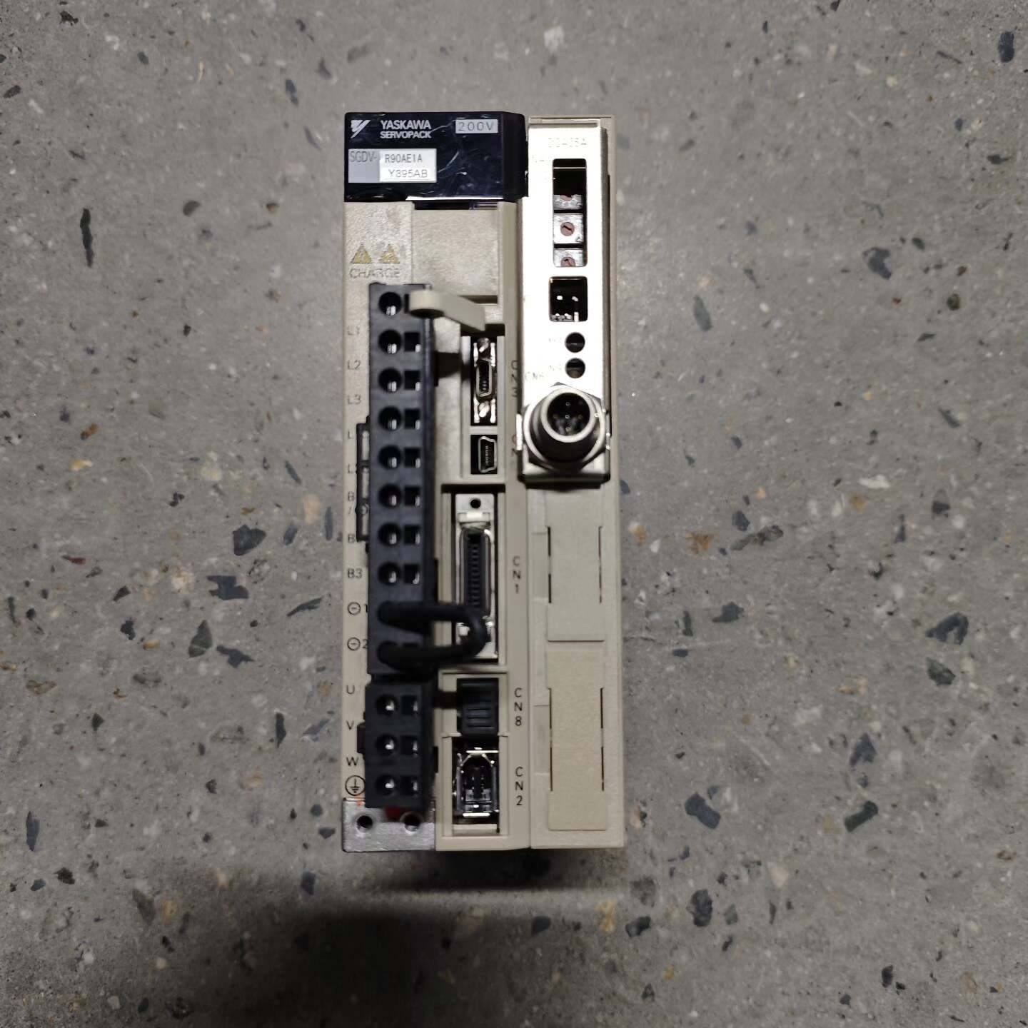 安川伺服驱动器SGDV-R90AE1A Y895AB，AMA