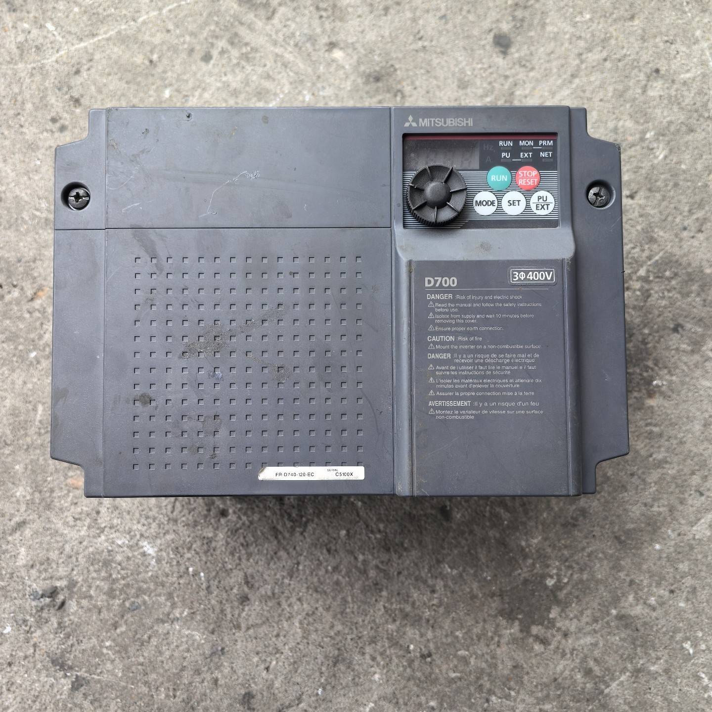 [议价]三菱D700变频器-D740-120-E16  实图所拍