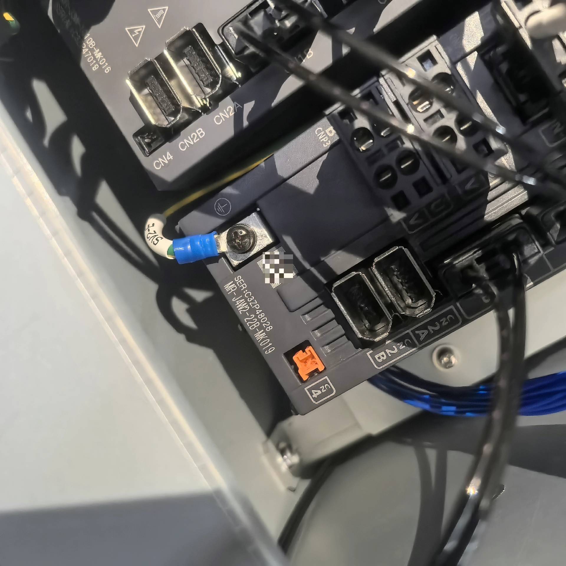 [议价]三菱全新驱动器：MR-J4W2-22B-MK019 全新