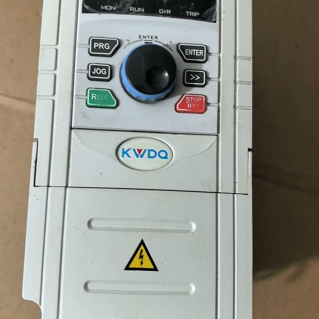 [议价]深开沃变频器 K600-4Y2R2H/3R7L ，实物图
