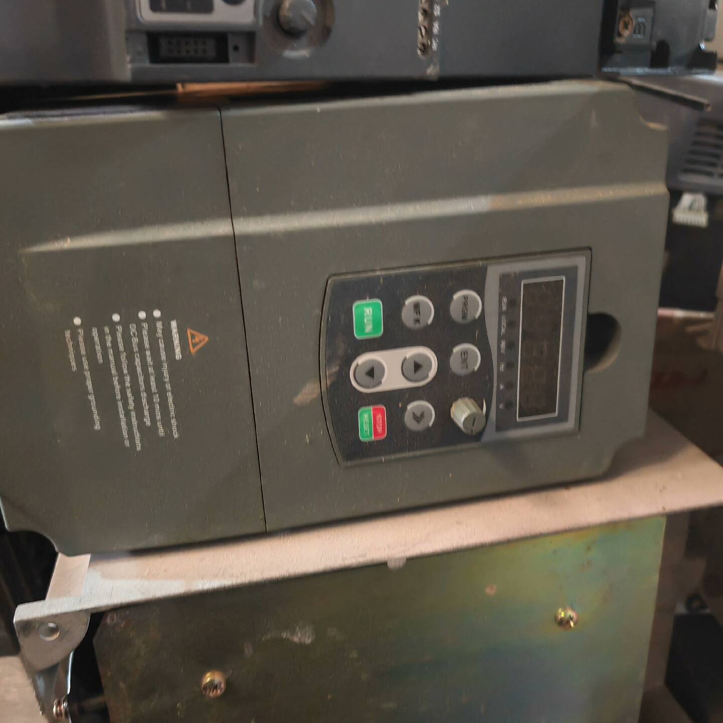 科肯变频器GY9000-T4GB/5.5PB功率4kw 用到