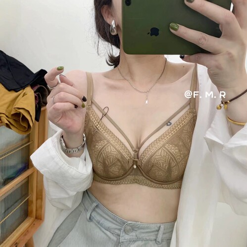 爱亦心伊82015 BCD超薄杯性感软钢圈蕾丝水晶杯文胸