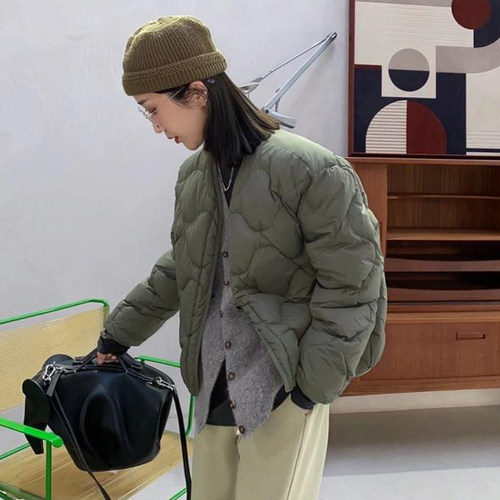 显瘦轻薄短款羽绒服女2024年新款小个子秋冬季小众设计感时尚鸭绒