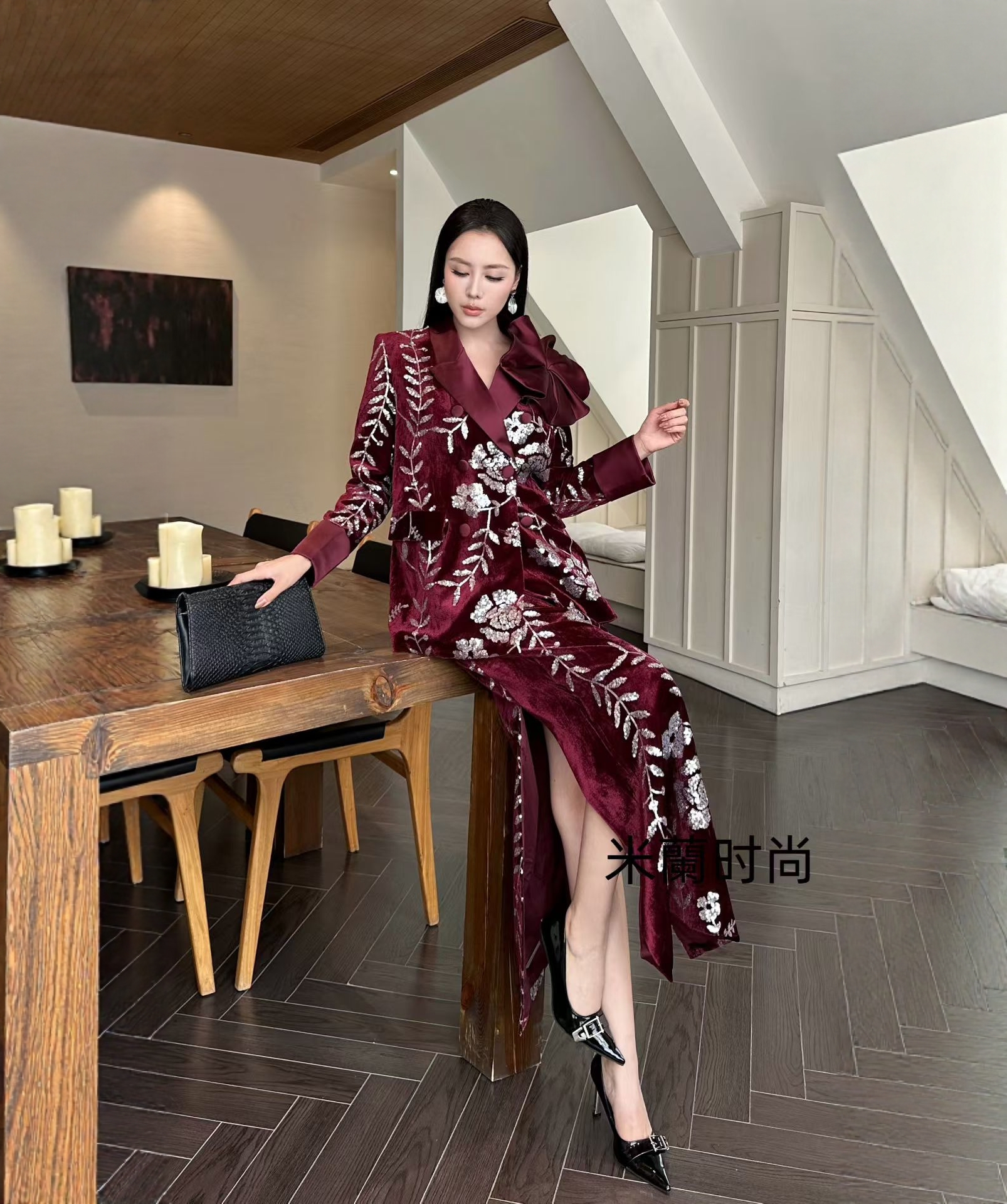 秋季新款气质名媛风丝绒套装裙设计感烫金印花外套半身裙两件套女