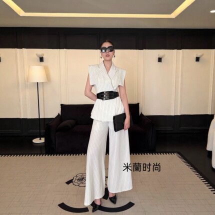 2026夏季新款气质御姐范设计感条纹短款上衣+高腰显瘦阔腿裤女