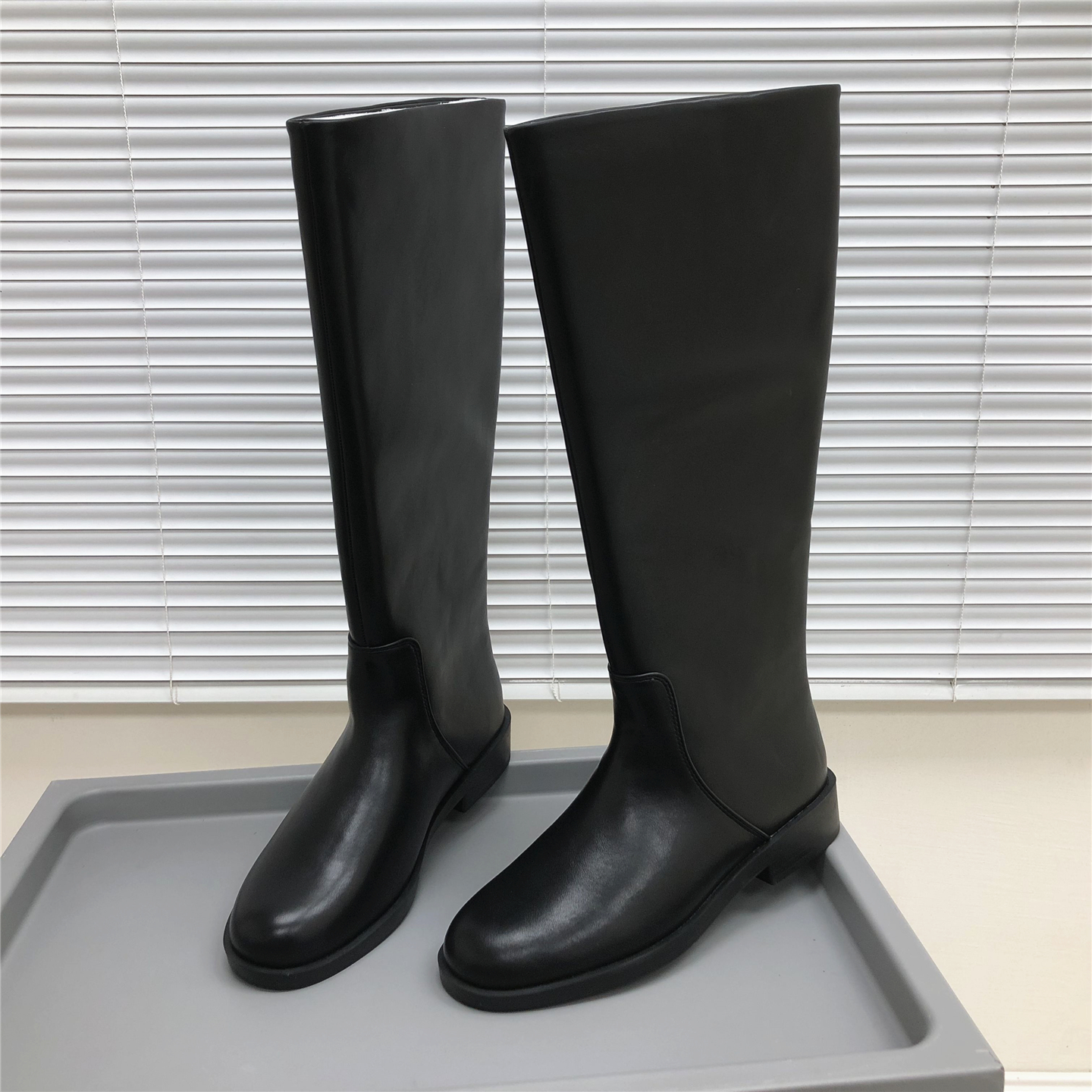 撤柜断码处理女鞋2025冬季新款韩版时尚复古百搭舒适高筒骑士女靴