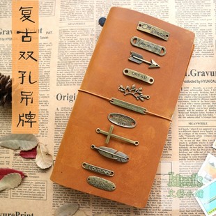 旅行者笔记本双孔吊牌 TN手帐挂饰 复古金属挂件英文字母铭牌