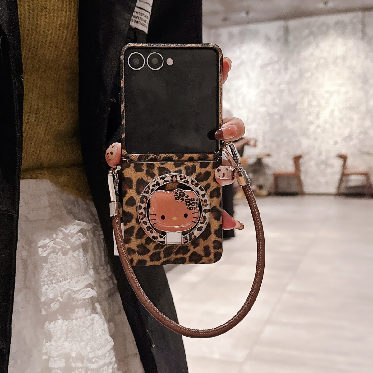 kt猫磁吸支架挂绳手机壳