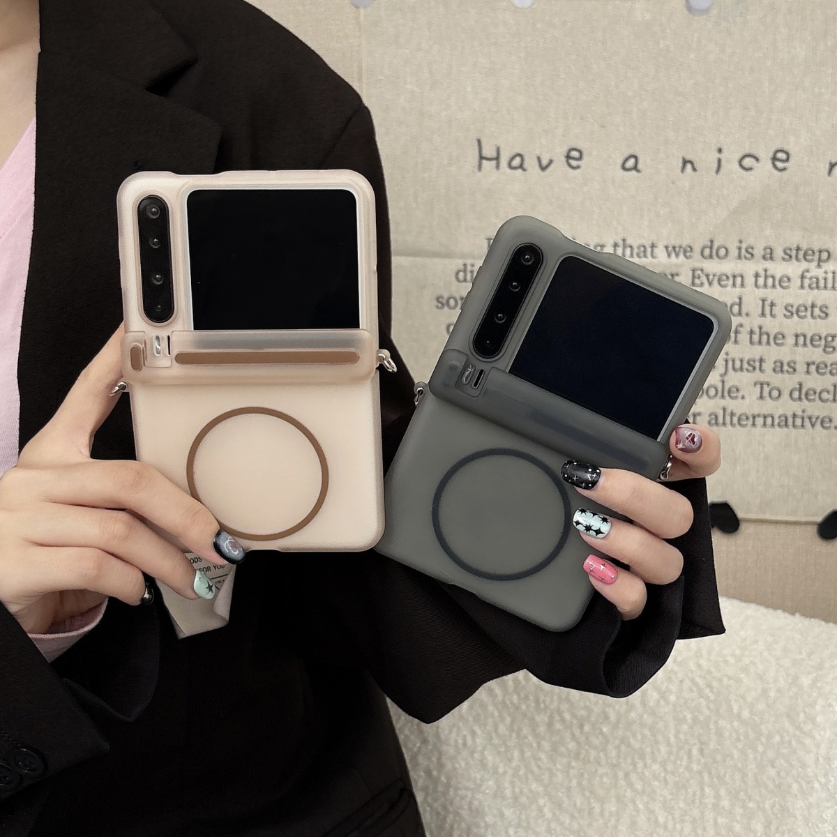 冰感磨砂护中轴磁吸壳手机壳