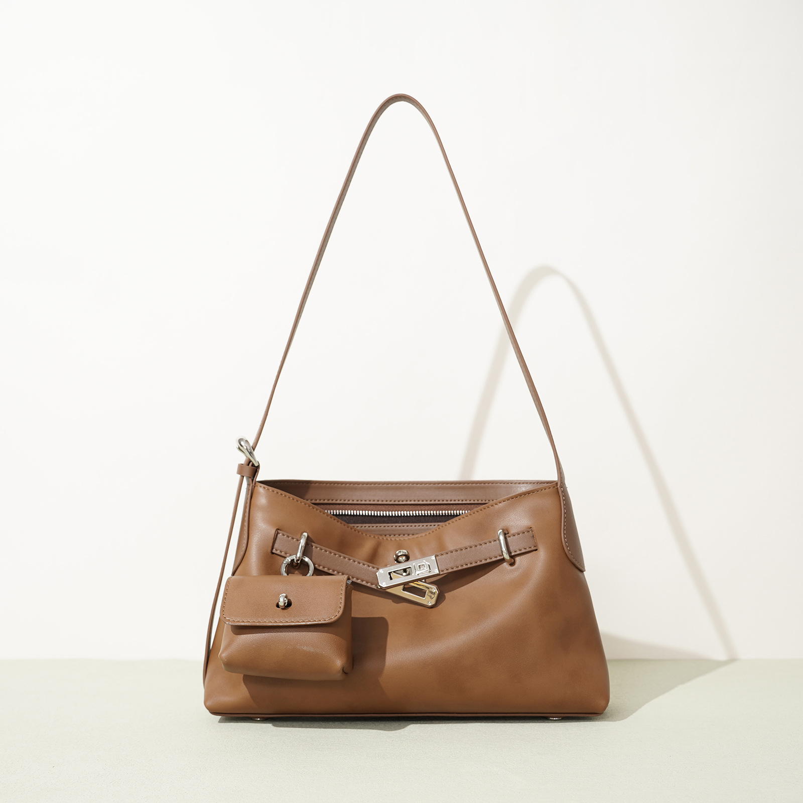 精美早春休闲2026年斜跨包头层牛皮包挂件手提包小单肩包百搭新款