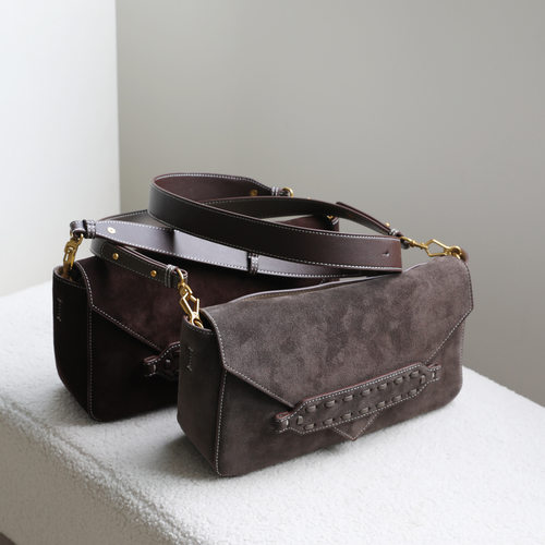 2025秋冬新款小众简约磨砂牛皮信封包复古单肩斜挎真皮女包