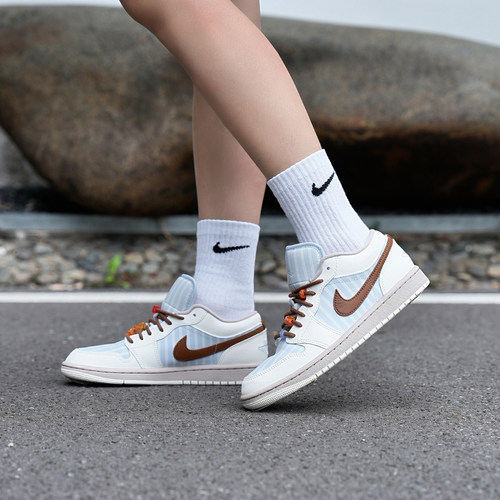 nike耐克女鞋AIR JORDAN 1运动鞋篮球鞋IR7553-422