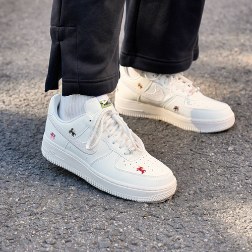 nike耐克女鞋AIR FORCE 1 '07运动鞋休闲鞋IQ1143-100