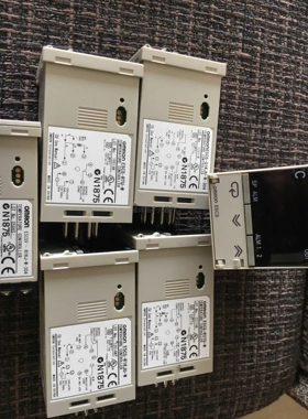 温控器E5CS-RTU-W Q1KJU-W-304 Q/R2TU-W R1KJU-W RKJU-W R1PU-W