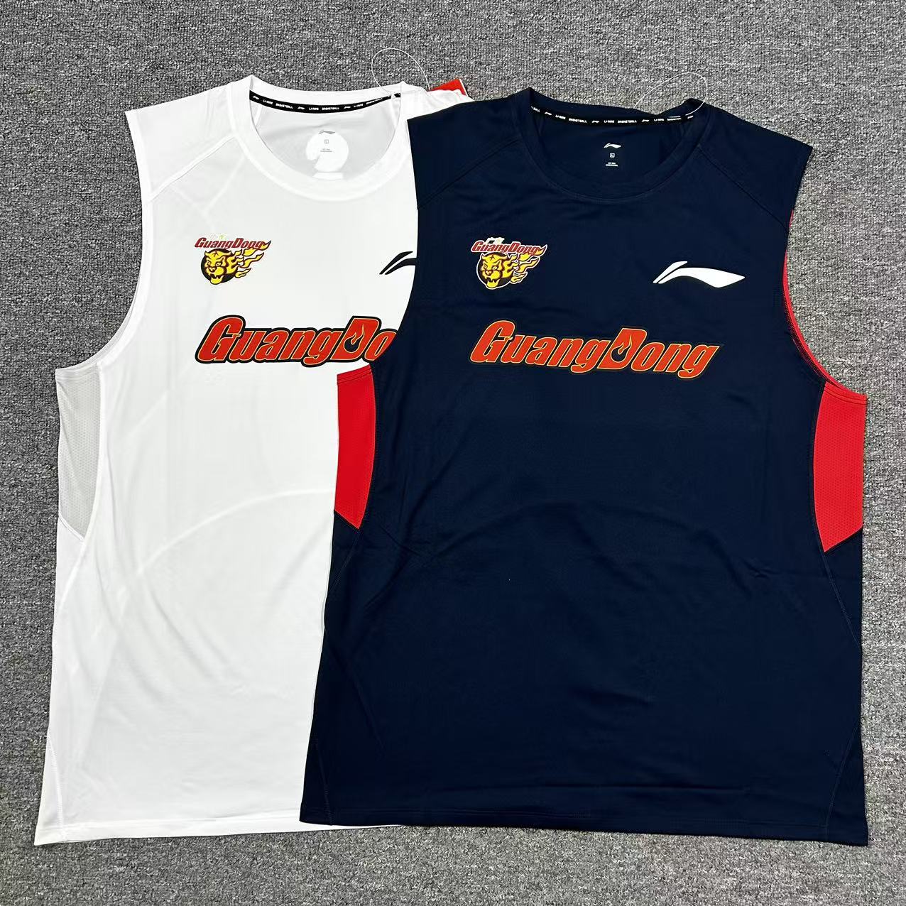 李宁赞CBA篮球球员版篮球服