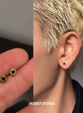 复古黑色罗马数字美式耳钉男款小众设计嘻哈高级耳环女耳骨钉耳饰