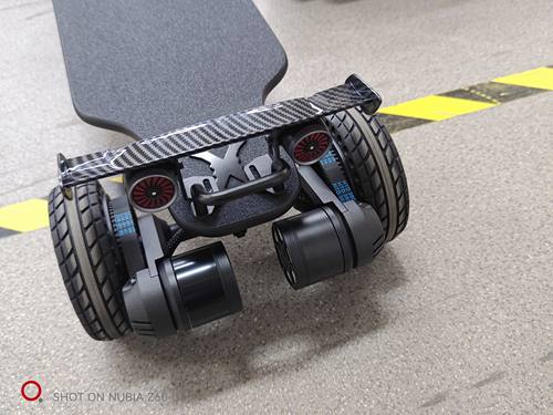 滑板感应尾灯电动滑板尾翼刹车灯扶手灯滑板手扶把手指示灯