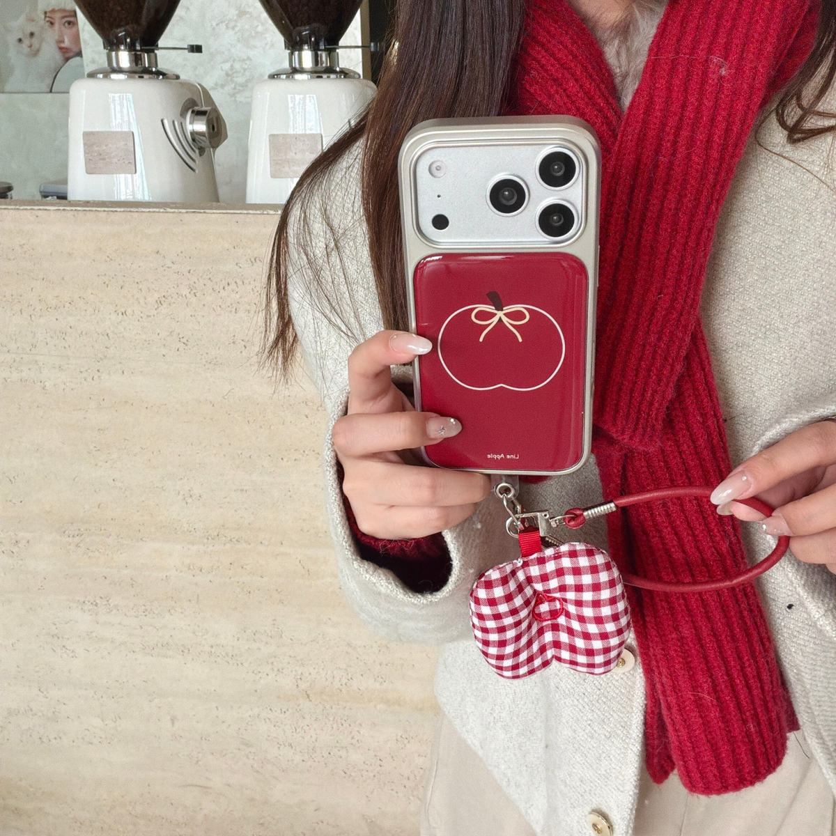 银边红底线条苹果壳适用于iPhone17pro/17pm16pr