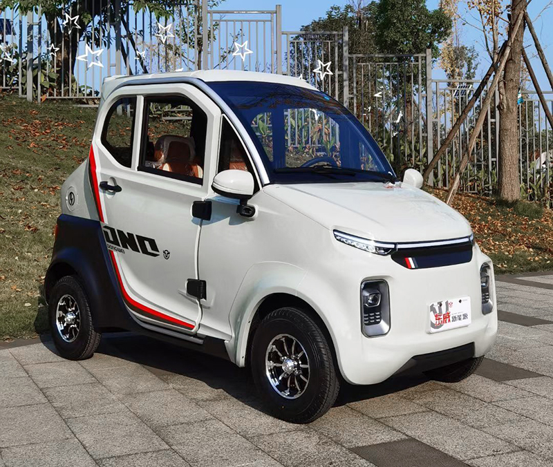 东威三座方向盘代步接送小孩尾箱