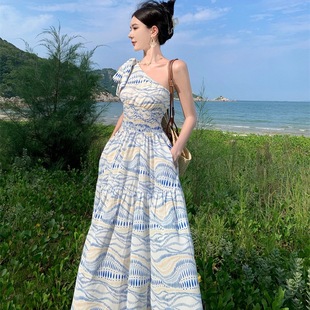 夏季 长裙海边度假油画连衣裙女今年流行漂亮 新款 挂脖露肩法式