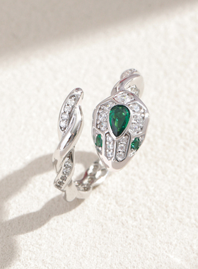 卓蝶珠宝纯银镀金灵蛇戒指女本命年生肖蛇年指环开口合成绿宝石戒