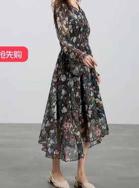 伊布家IBUD夏季新款雪纺印花连衣裙长裙V领喇叭度假女18L00
