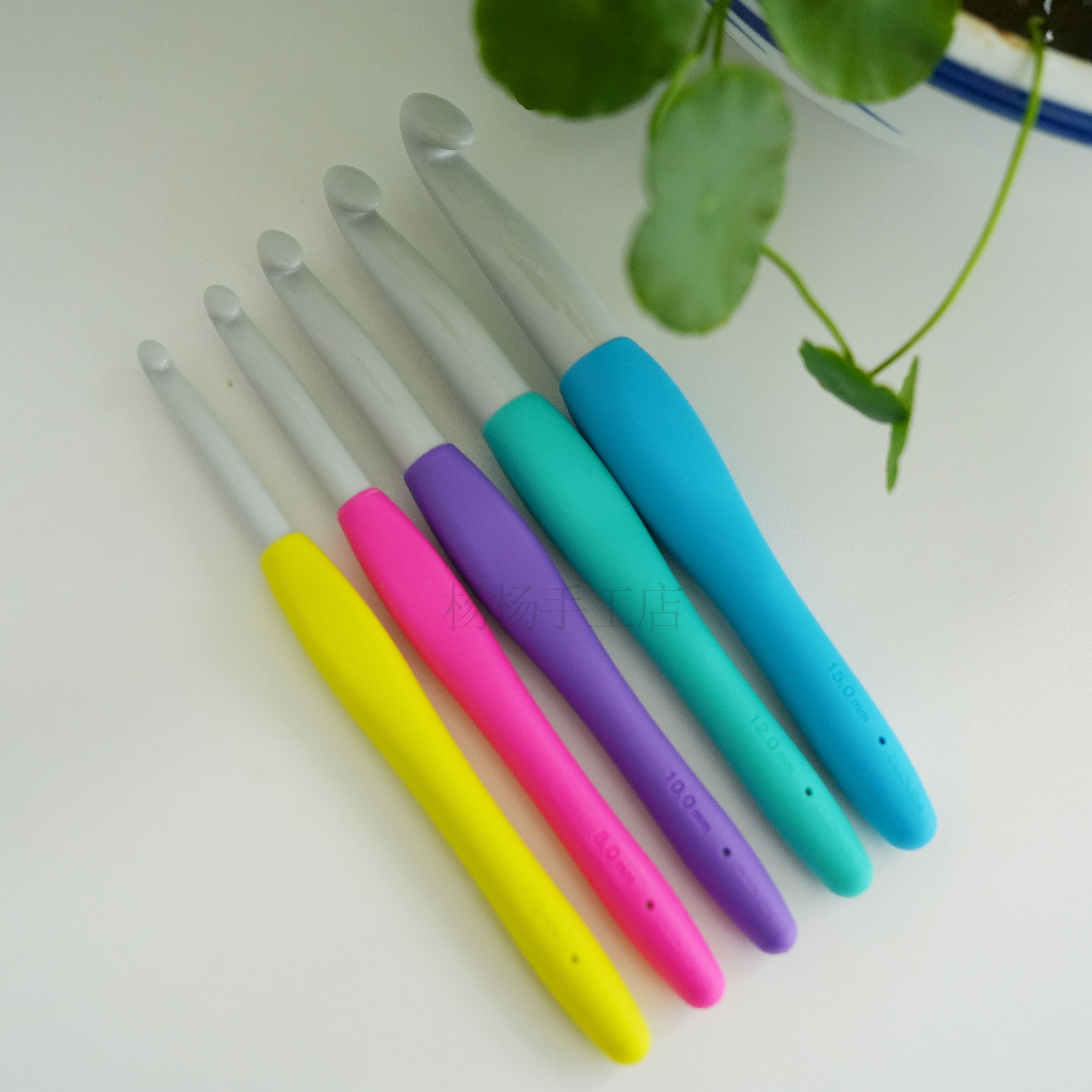 日本进口可乐工具（CLOVER）暧昧AMURE系列糖果色超粗塑料钩针