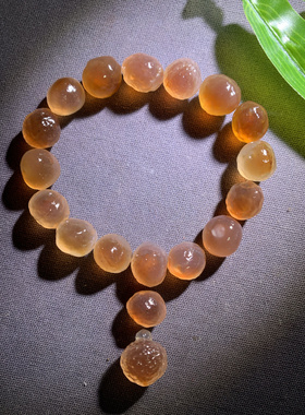 精品天然老红糖心，对孔尺寸1.3，皮心分明，珠子圆润！