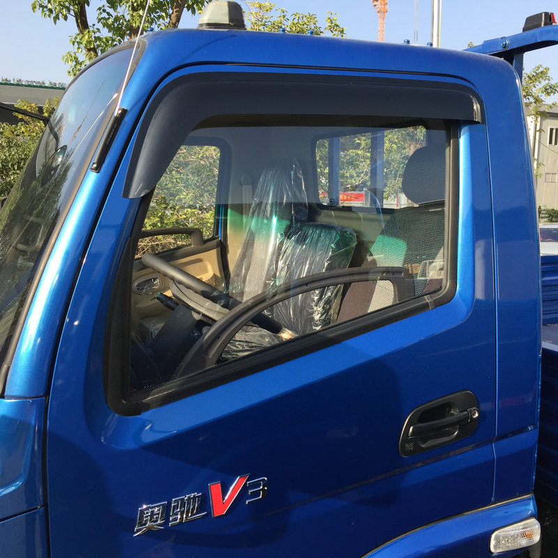 五征奥驰轻卡车窗雨眉