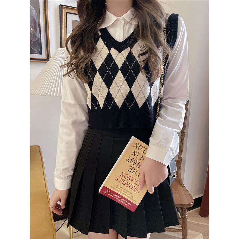 复古菱格马甲女叠穿学院风减龄新款V领短款针织背心外搭上衣潮