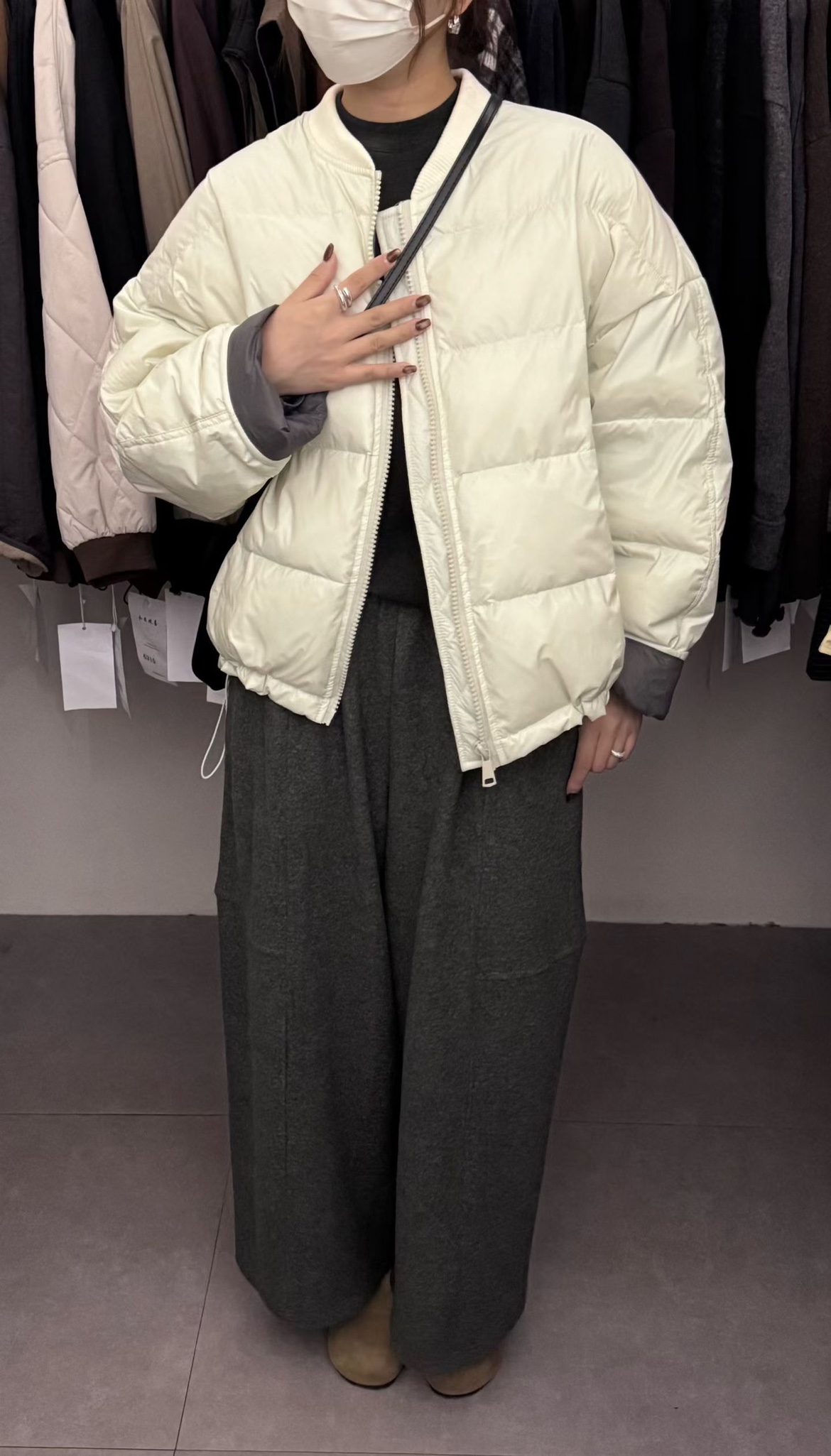 6338欢喜加厚羽绒款宽松型极简风女短款冬季白色韩版棒球领外套