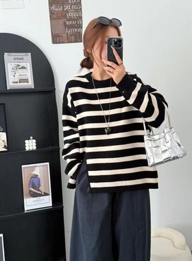 81102蓝粒绒条纹毛针织衫减龄线衣套头秋冬季下开叉毛衣圆领