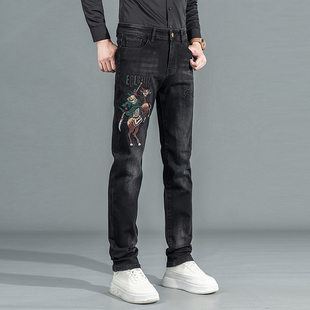高端重磅关公刺绣牛仔裤男潮牌春秋新款修身小脚休闲长裤子中国风