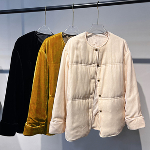 2025秋冬款 90白鹅绒单排金扣国风显瘦羽绒服 圆领篙极柔软金丝绒